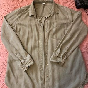 Women’s Long Sleeve Button-Up